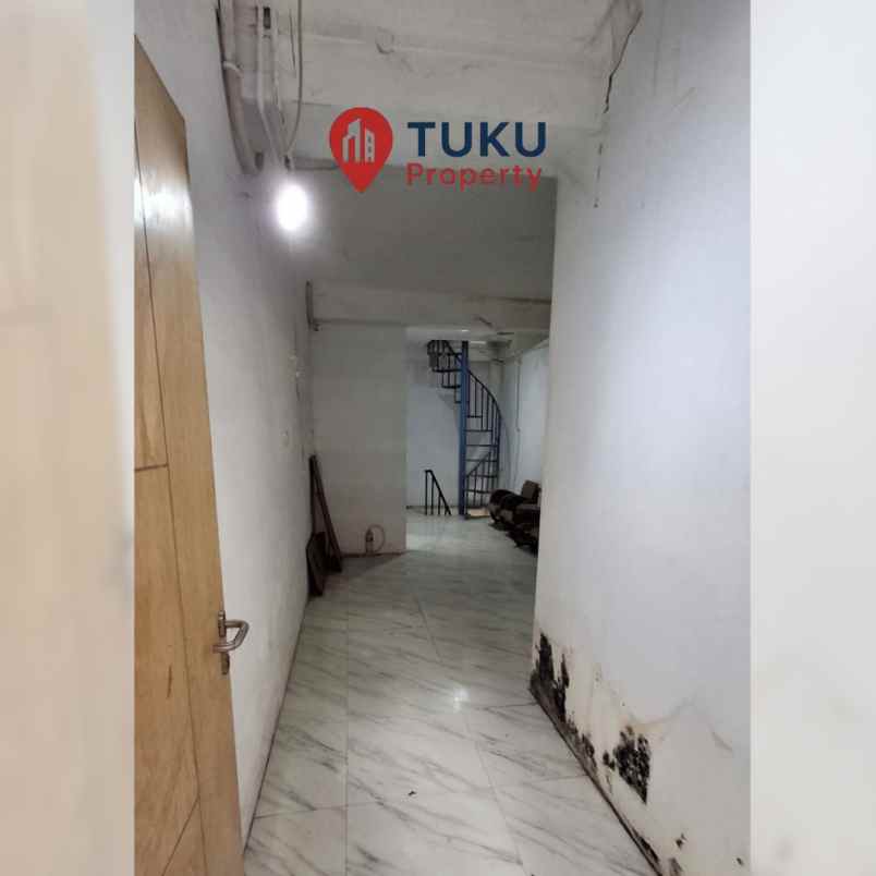 disewakan ruko 3 lantai di kebayoran lama