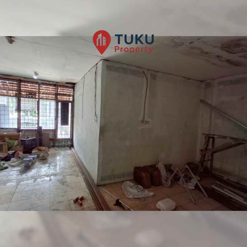 disewakan ruko 3 lantai di kebayoran lama