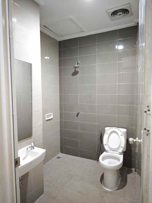 disewakan ruko gudang kantor green village