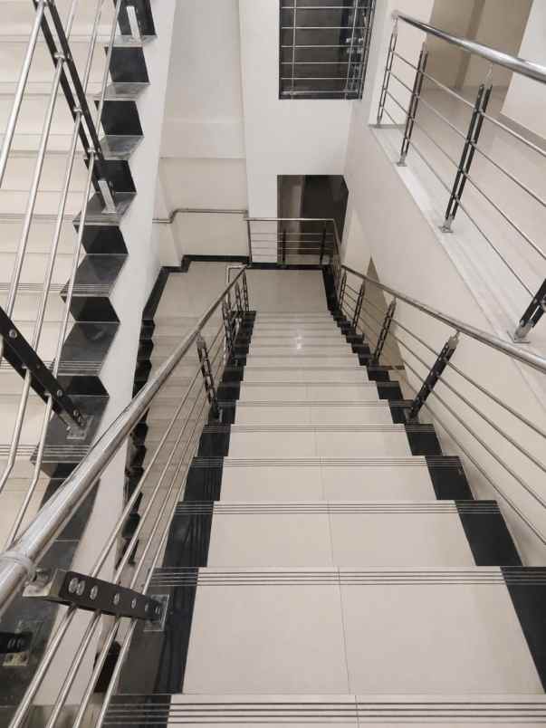 disewakan ruko gudang kantor jalan agus salim bekasi