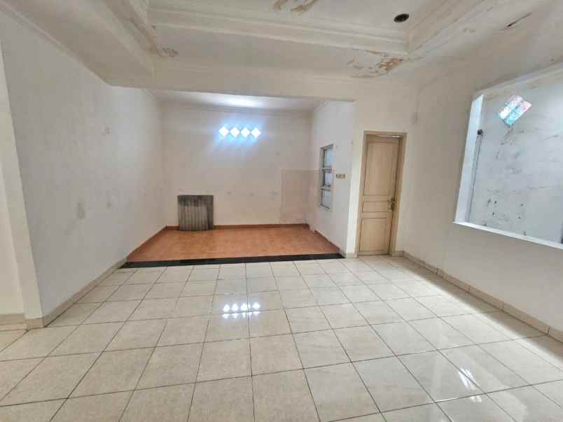 disewakan ruko gudang kantor jalan boulevard hijau raya