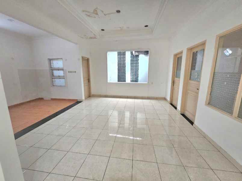 disewakan ruko gudang kantor jalan boulevard hijau raya