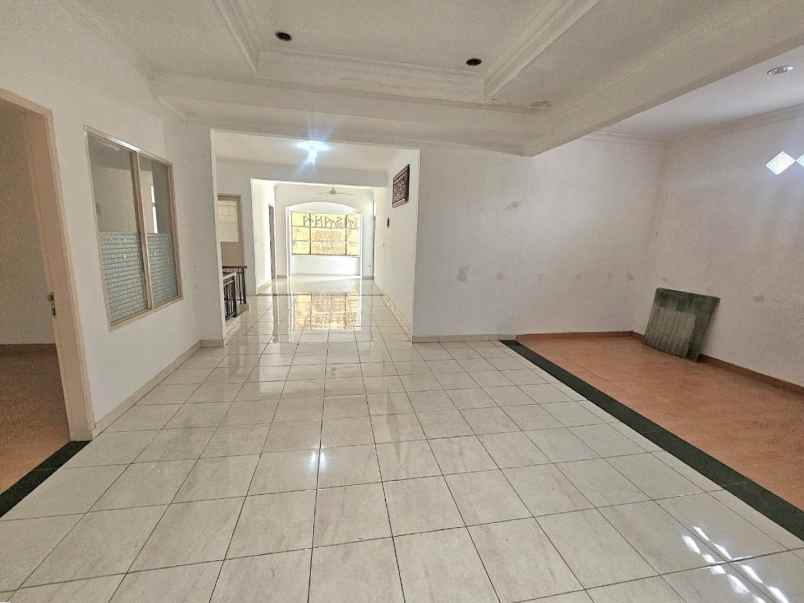 disewakan ruko gudang kantor jalan boulevard hijau raya