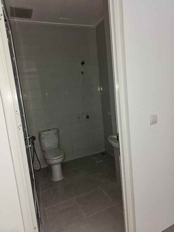 disewakan ruko osaka pik2 boulevard 145 juta