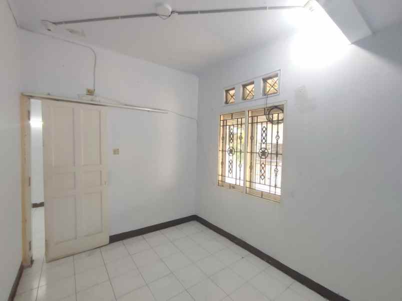 disewakan rumah 1 tingkat di komplek cemara asri