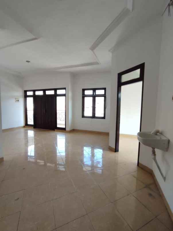disewakan rumah babatan pratama