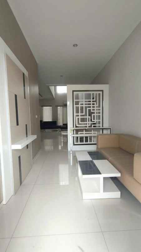 disewakan rumah bukit telaga golf