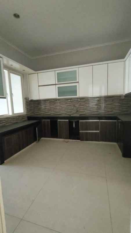 disewakan rumah bukit telaga golf