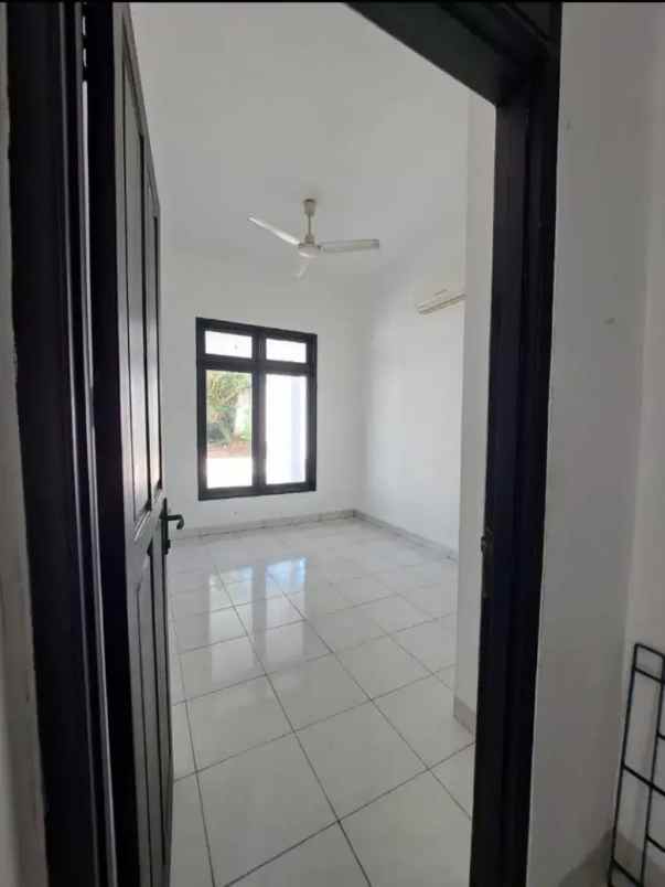 disewakan rumah cinere depok