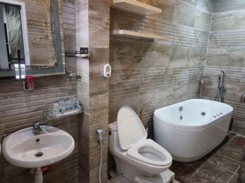 disewakan rumah cluster alamanda jgc