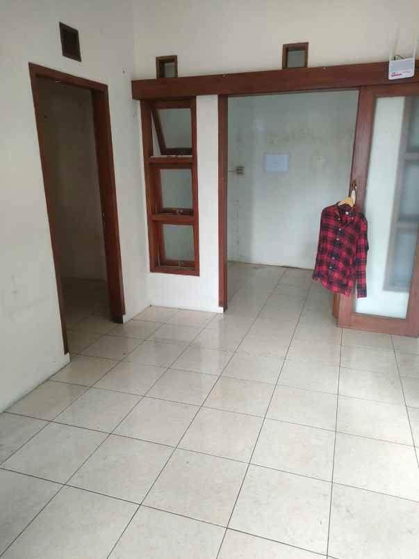 disewakan rumah daerah sariwangi atas