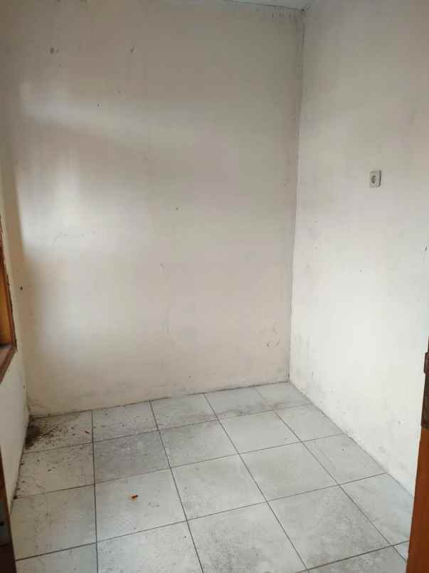 disewakan rumah daerah sariwangi atas