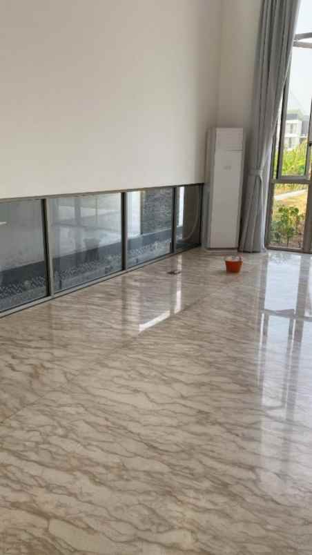 disewakan rumah golf island pik