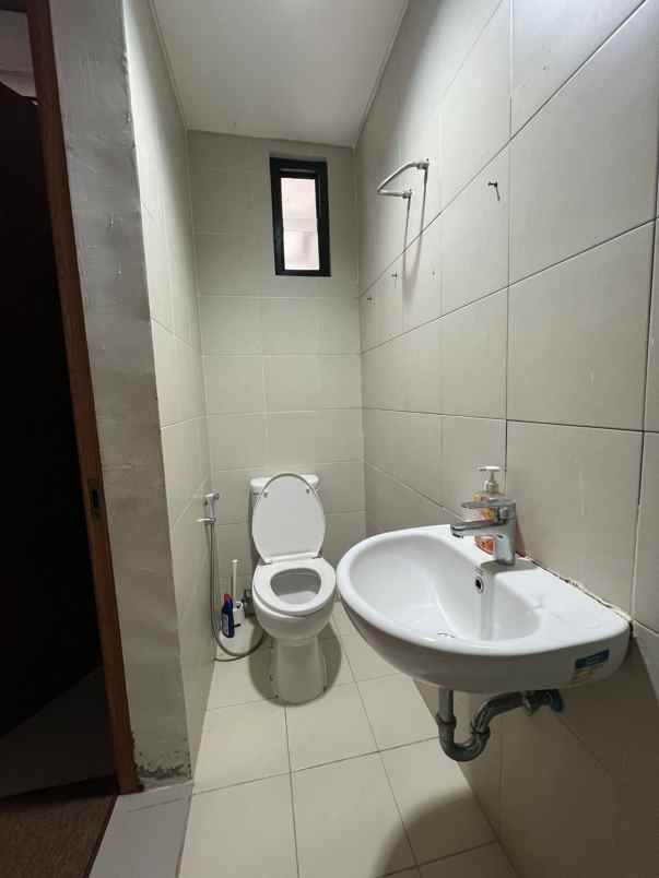 disewakan rumah grand wisata cluster o8