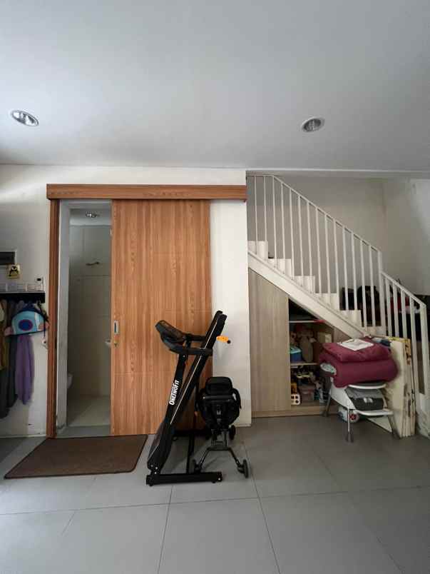 disewakan rumah grand wisata cluster o8