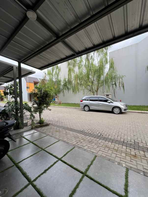 disewakan rumah grand wisata cluster o8