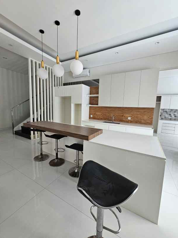 disewakan rumah jalan somerset citraland