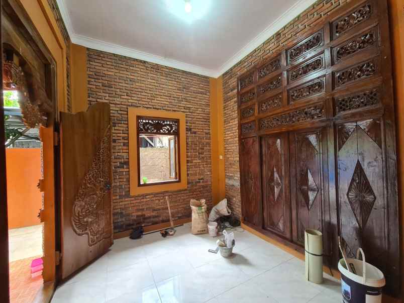 disewakan rumah jl utama ii no 956 rt 09