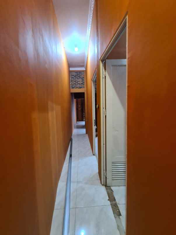 disewakan rumah jl utama ii no 956 rt 09