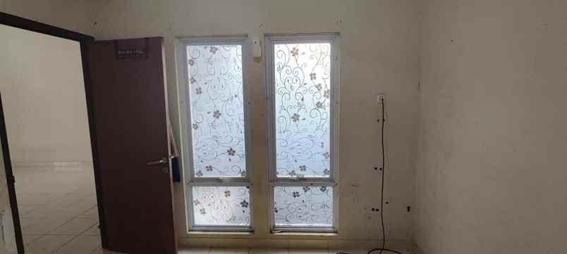 disewakan rumah kgv2 karawang barat