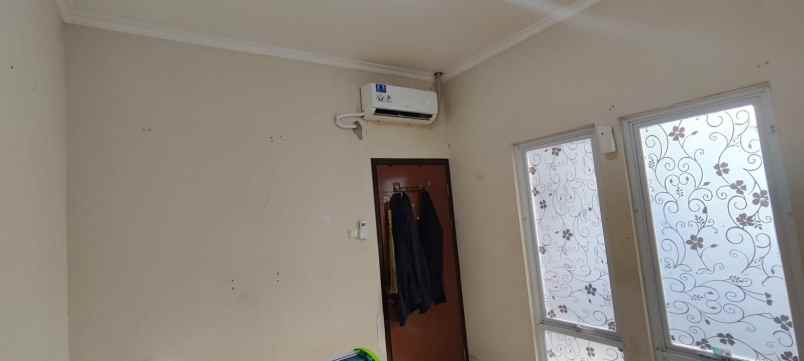 disewakan rumah kgv2 karawang barat