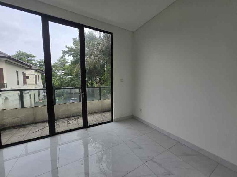 disewakan rumah lavon swan city cikupa