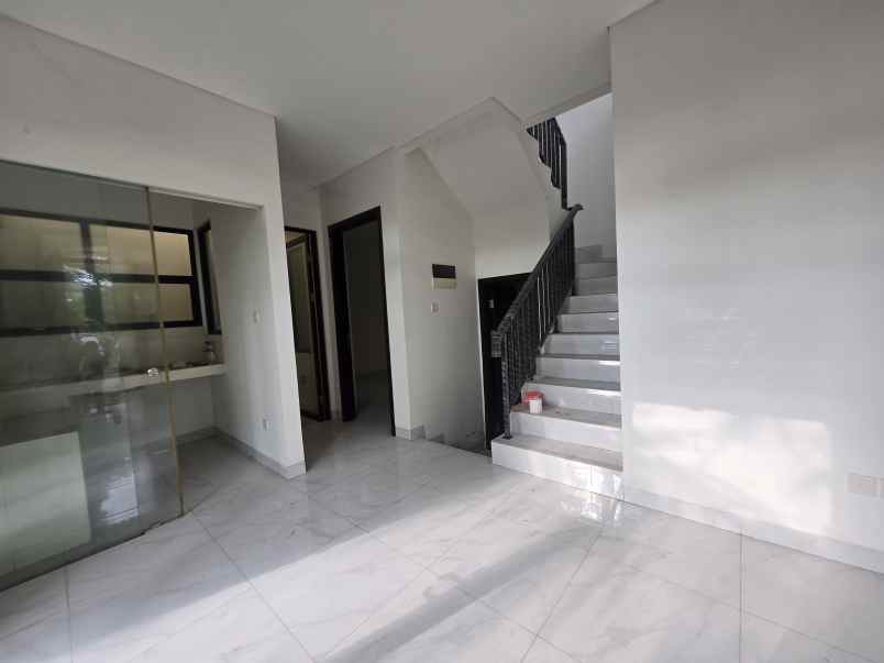 disewakan rumah lavon swan city cikupa