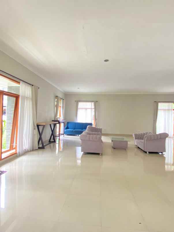 disewakan rumah mewah dekat kampus ugm dan uii full