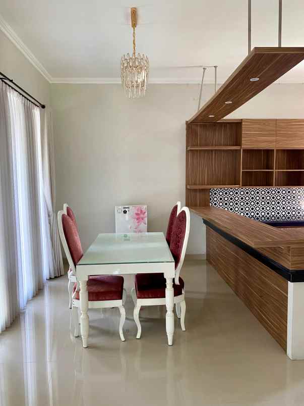 disewakan rumah mewah dekat kampus ugm dan uii full