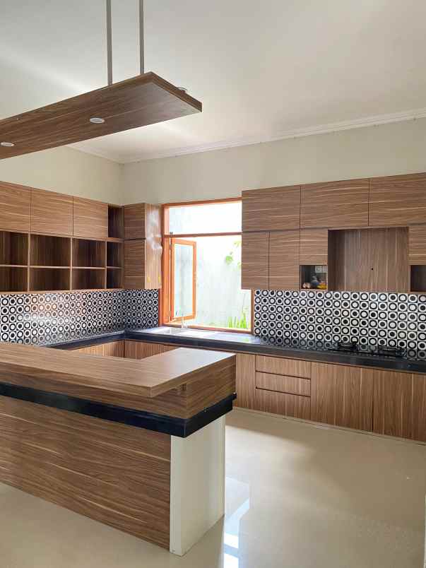 disewakan rumah mewah dekat kampus ugm dan uii full