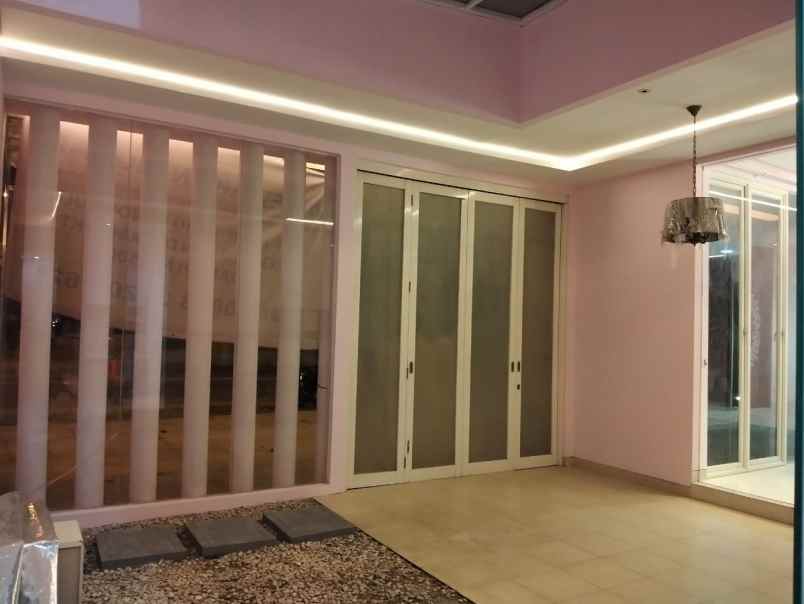 disewakan rumah pakuwon city