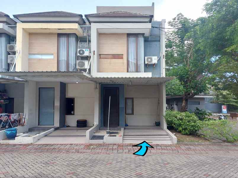 disewakan rumah pantai mentari