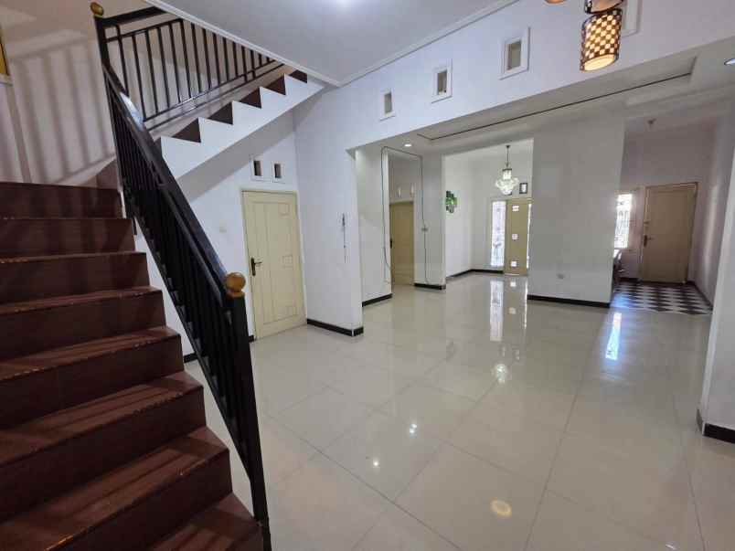 disewakan rumah pantai mentari jl abdul