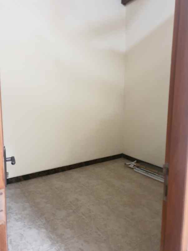 disewakan rumah perum bumi prayudan d 19