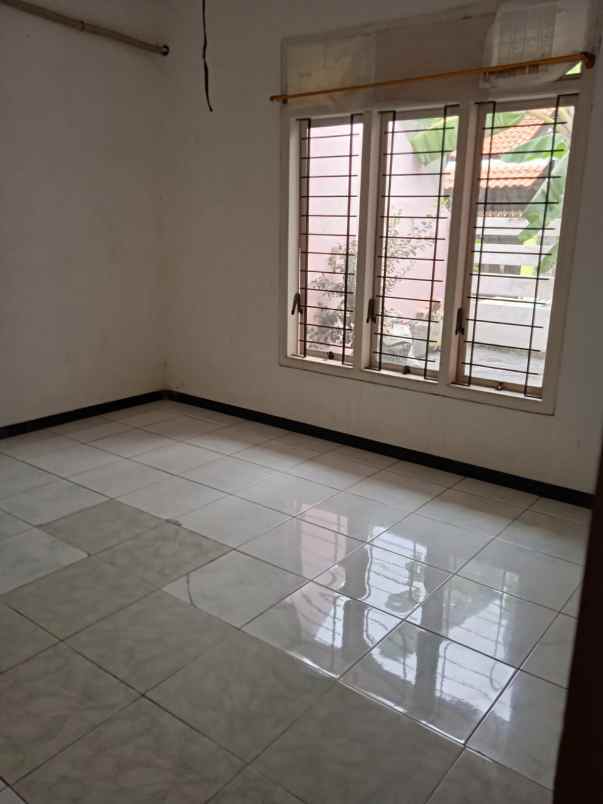 disewakan rumah rungkut barata