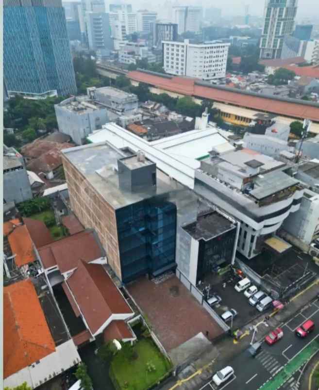 gedung perkantoran 6 lantai di menteng jakarta pusat