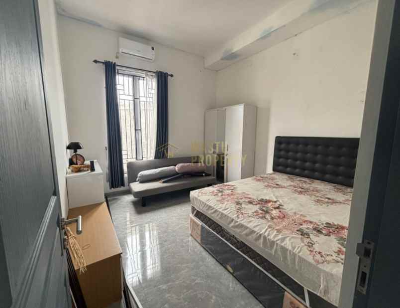 hunian dua lantai premium di jantung mertoyudan