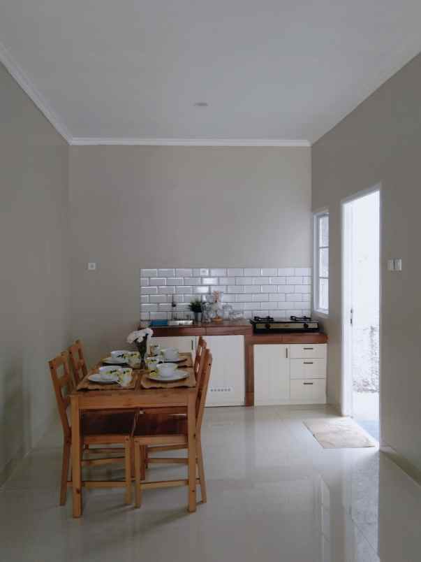 hunian villa dago ciputat