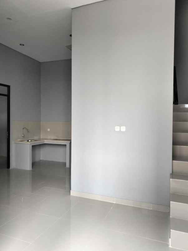 juak rumah 2 lantai siap huni di ciganitri bojongsoang