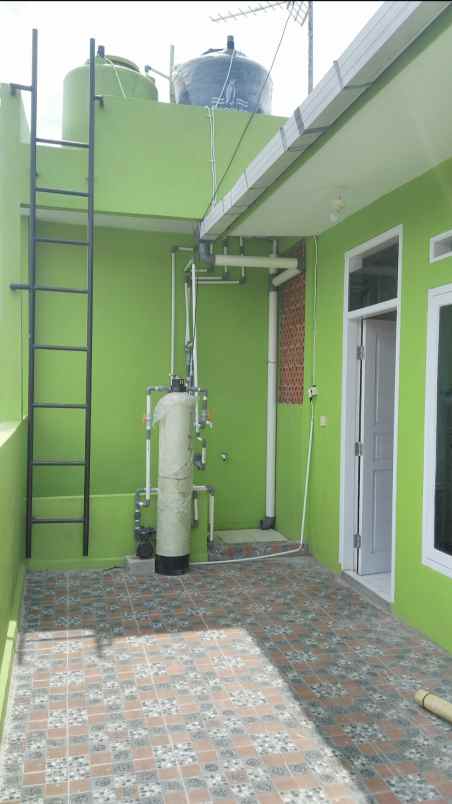 jual rumah 2 lantai di perum gsi 290jt nego
