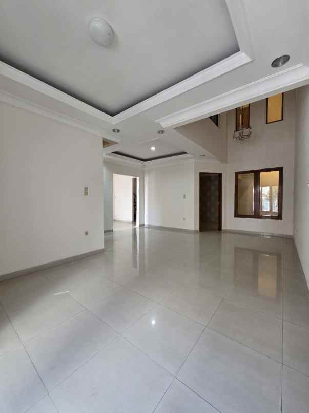 jual rumah baru renovasi di tebet jakarta selatan