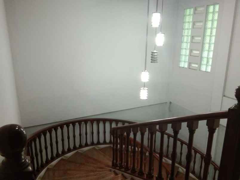 jual rumah hook dikomplek kavling dki pondok kelapa