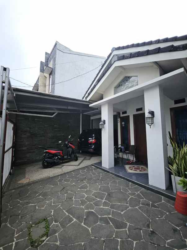 jual rumah strategis cikutra cibeunying kidul cicadas