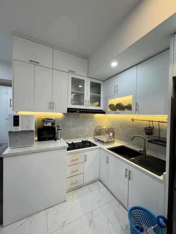 la viz lantai rendah view city full interior furnish