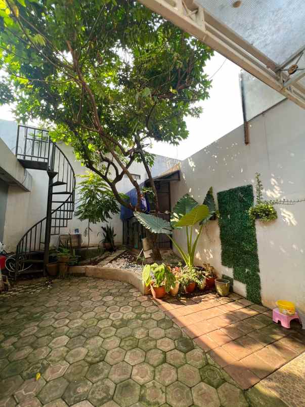 minimalis cantik bebas banjir di kapin jatibening