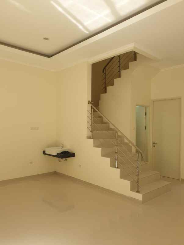 new project manyar kertoadi hanya 1 unit