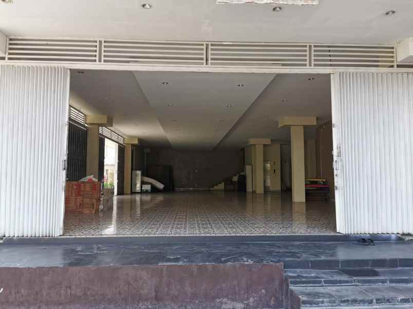 prime commercial building ruko imam bonjol