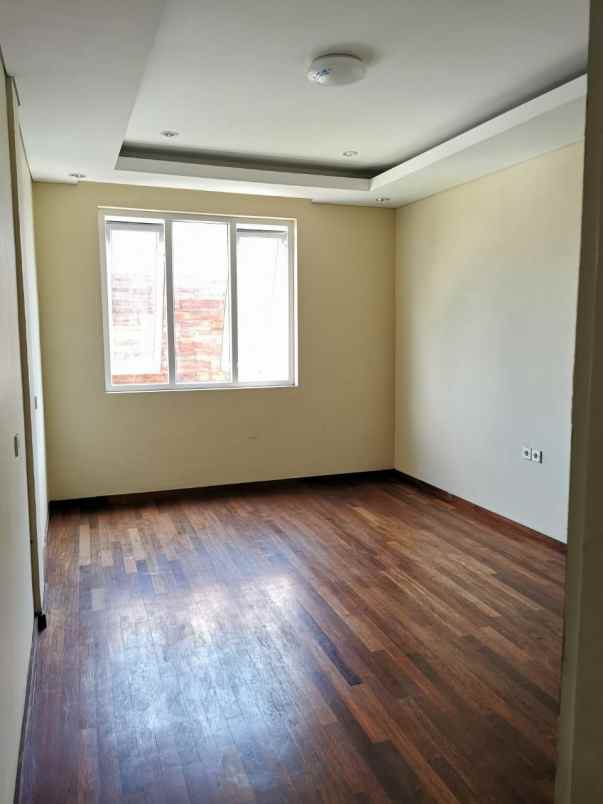 prime commercial building ruko imam bonjol