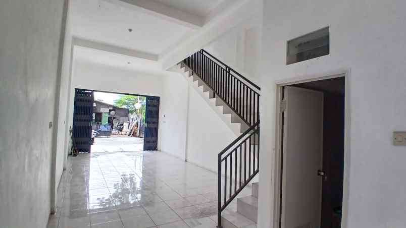 ruko 2 lantai lokasi di purwantoro kota malang
