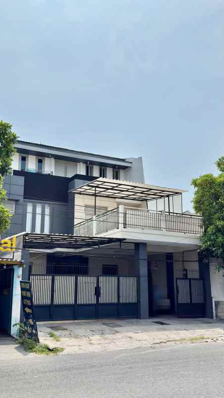 ruko 3 lantai ngagel surabaya row jalan 20 meter